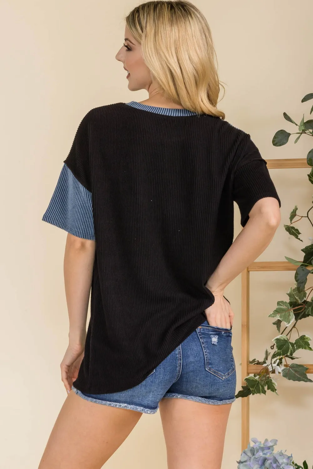 Full Size Ribbed Color Block Short Sleeve T-Shirt